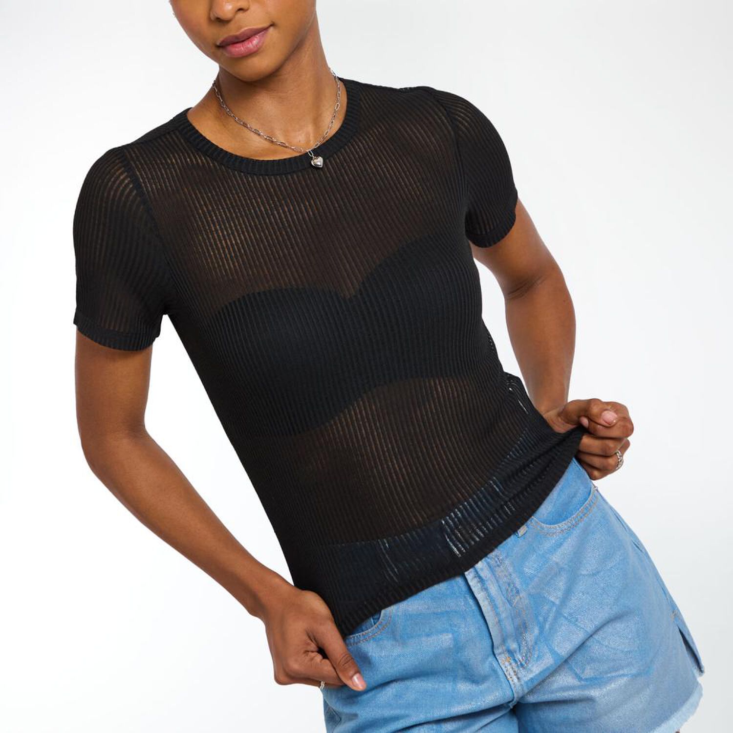 Polera Satinada Manga Corta Cuello Redondo Mujer Rolly Go image number 4.0