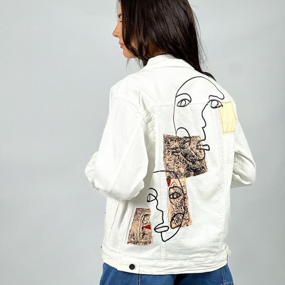 Chaqueta De Mezclilla Dorso Rostros Abstractos image number 4.0