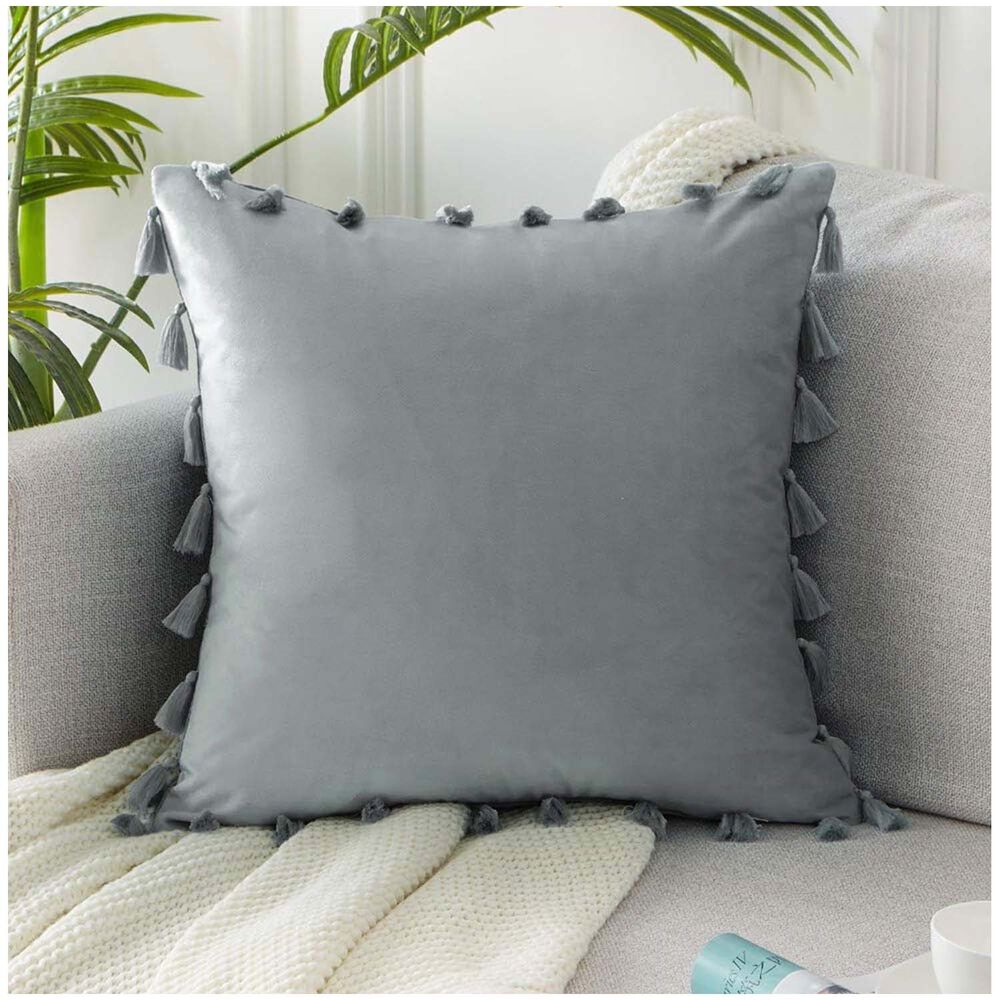 Pack De 02 Fundas De Cojín De Terciopelo Con Flecos 45x45 Gris image number 0.0