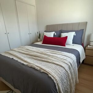 Set Renovaci&oacute;n Dormitorio Gris & Blanco | 7 Piezas King