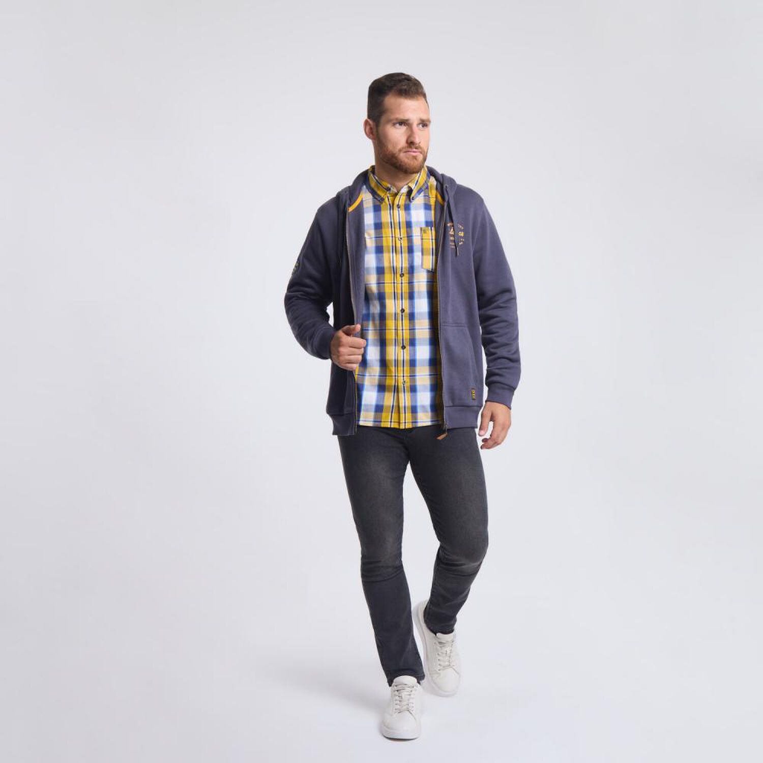 Poler&oacute;n Estampado Regular Cuello Redondo Con Capucha Hombre Peroe image number 1.0