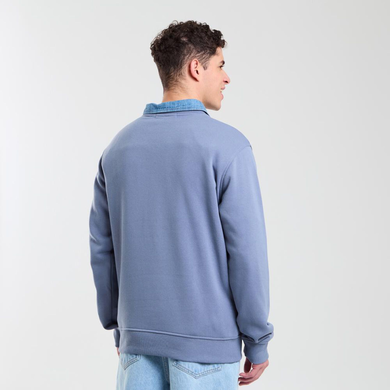Poler&oacute;n Slim Cuello Redondo Hombre Skuad image number 3.0