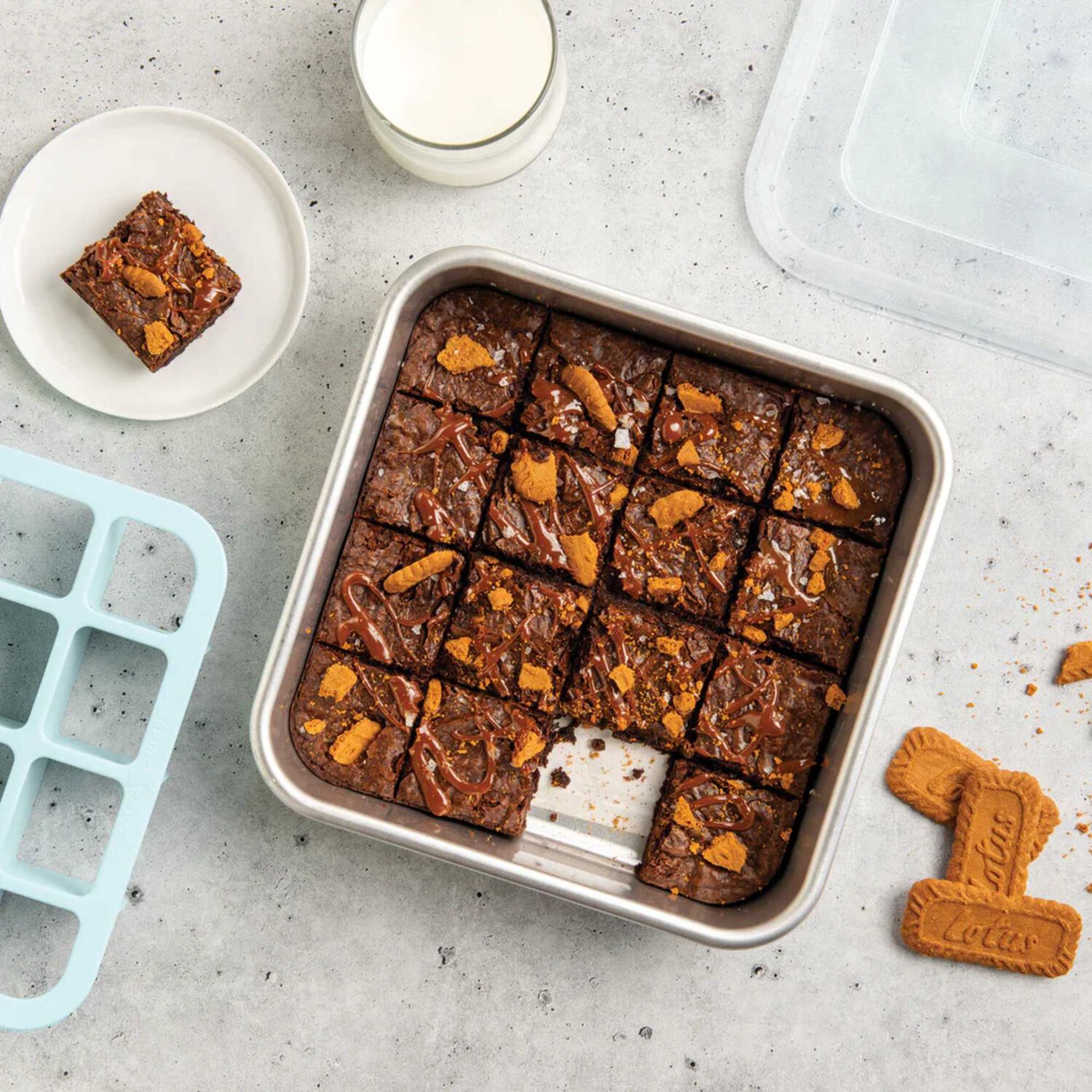 Brownie Buddy Baking Set Nordic Ware image number 11.0