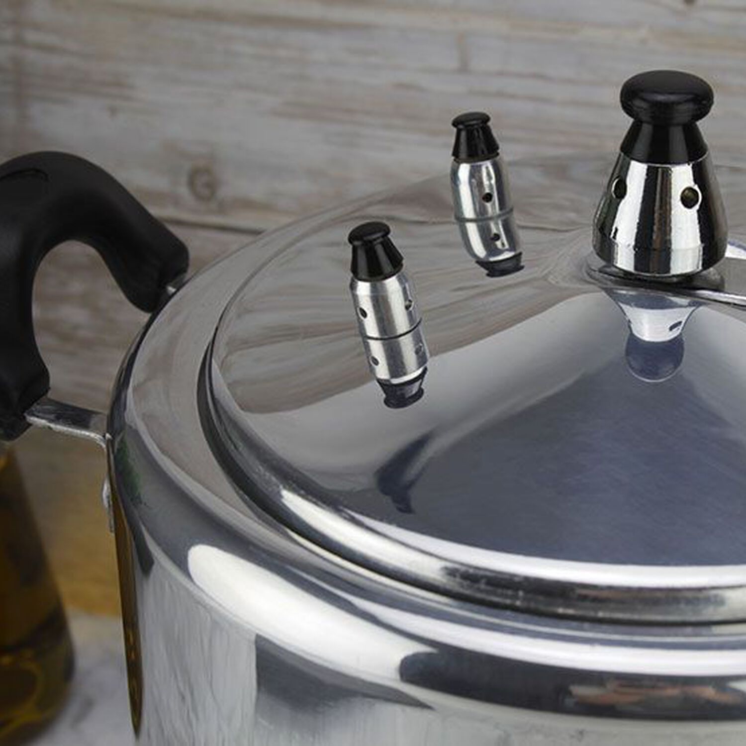 Olla A Presion 8 Litros Modelo Express Matic Ii Marca Marmicoc Color Crmo image number 6.0
