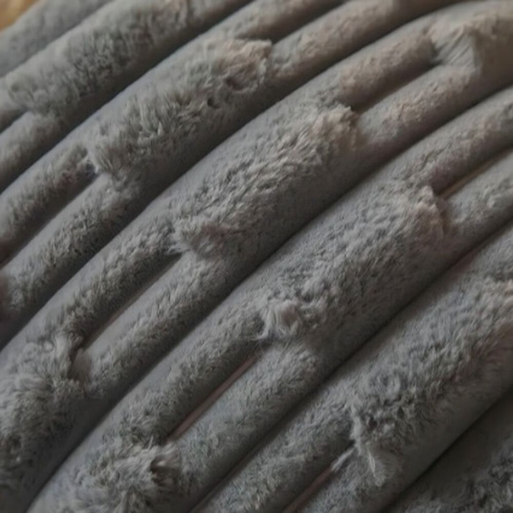 Set Piecera Premium + 2 Fundas Coj&iacute;n Gris image number 1.0