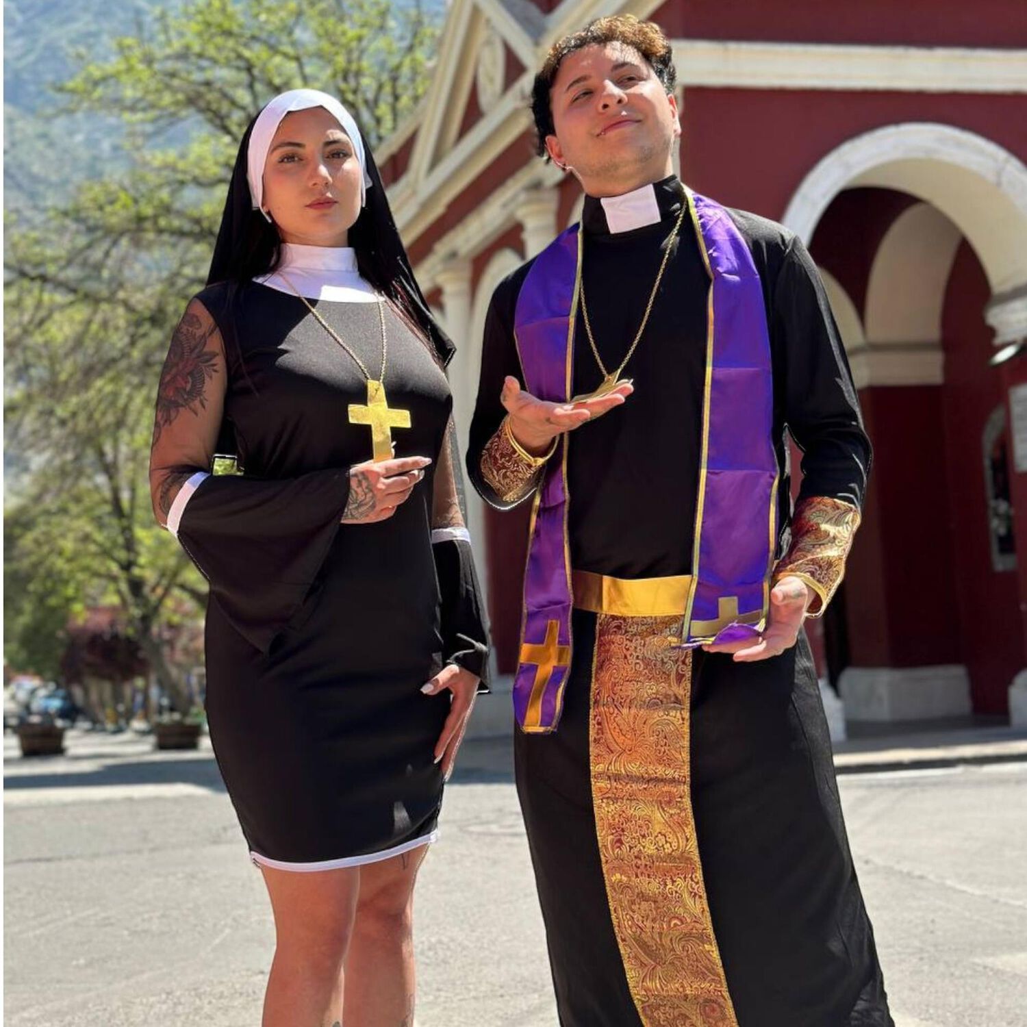 Disfraz Cosplay Cura Monje Morado Religioso - M image number 4.0