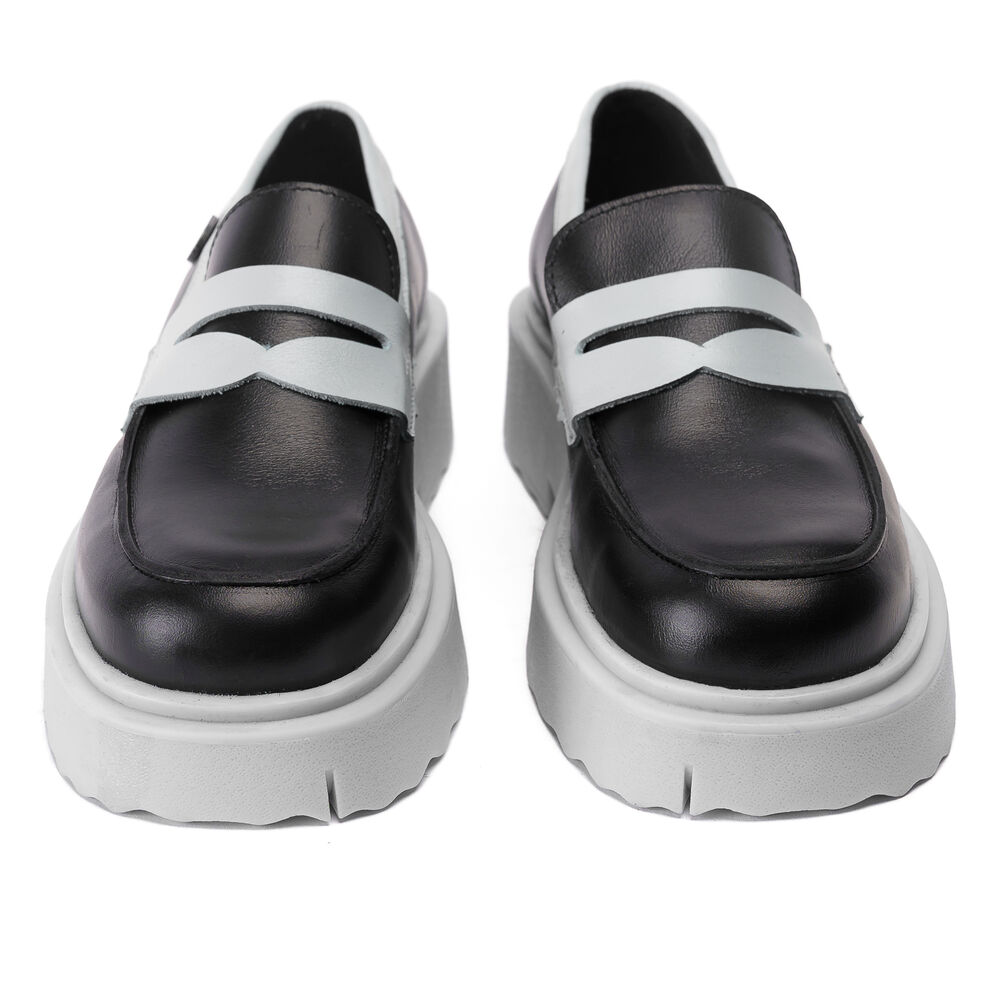 Mocasín Cuero Mármara Negro Celeste Landazuri image number 2.0