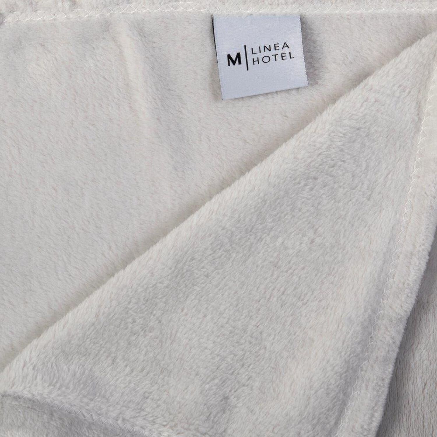 Frazada Flannel Linea Hotel King Gris Claro image number 1.0