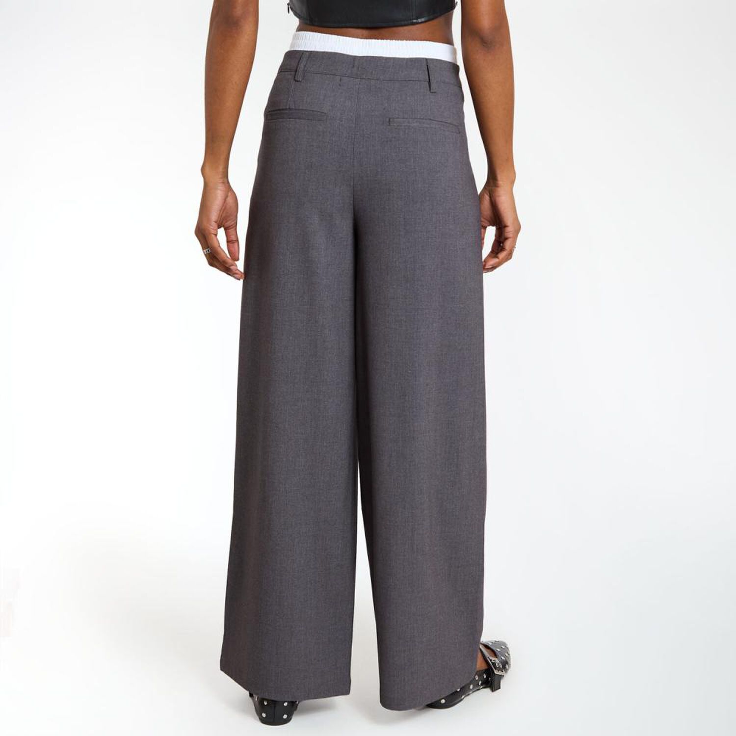 Pantal&oacute;n Sastrero Doble Pretina Tiro Medio Relax Mujer Rolly Go image number 3.0