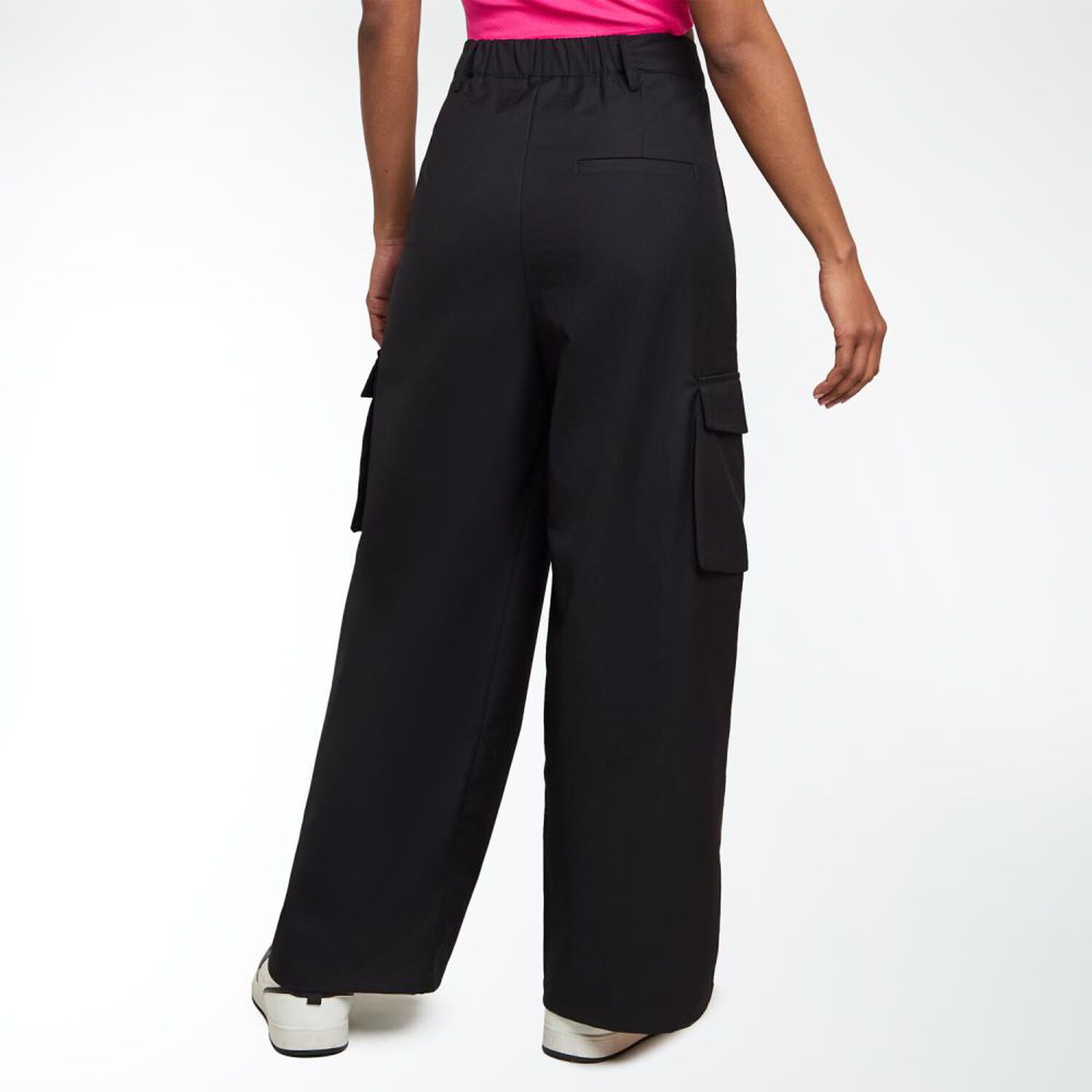 Pantal&oacute;n Sastrero Tiro Medio Cargo Mujer Rolly Go image number 3.0