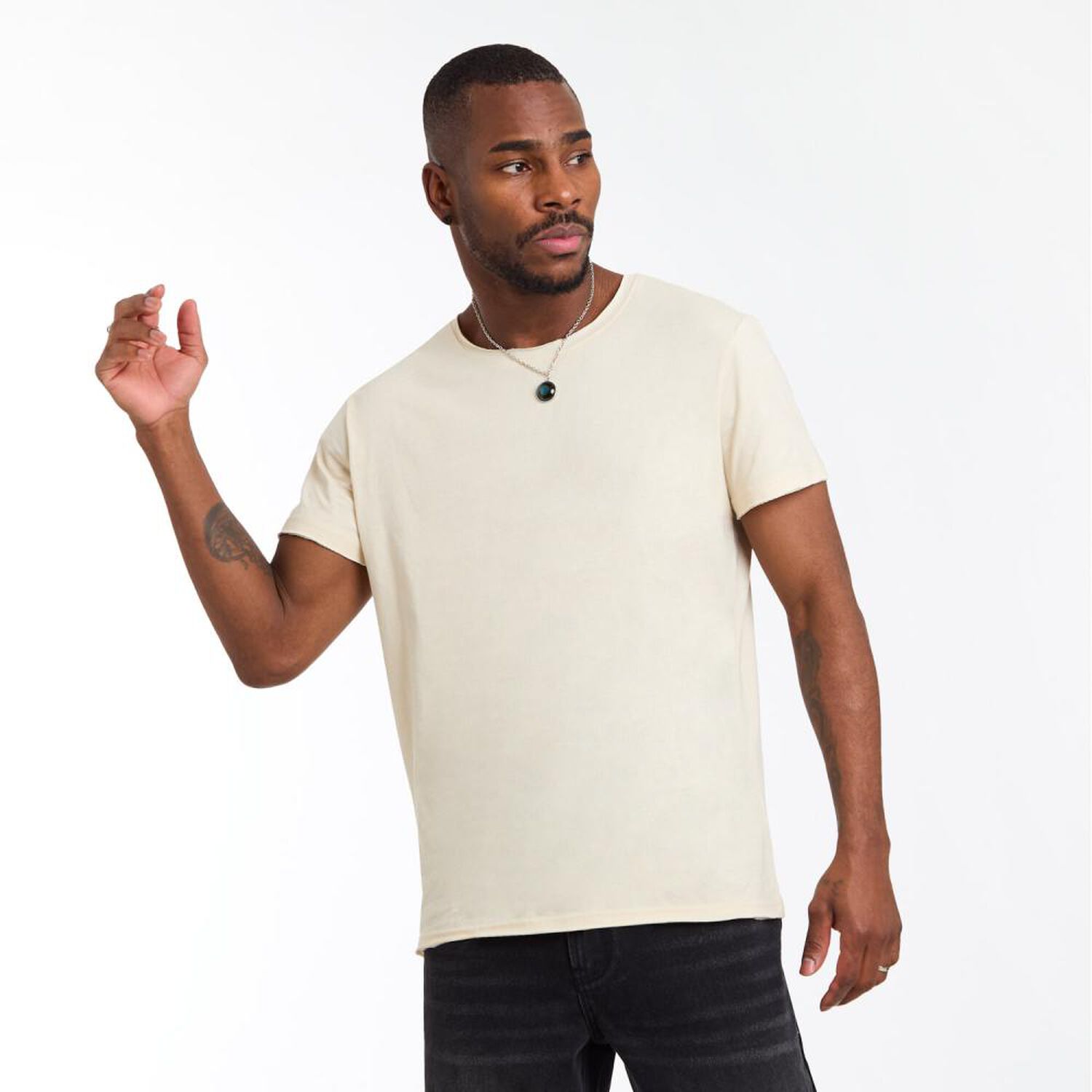 Polera Lisa Slim Fit Manga Corta Cuello Redondo Hombre Rolly Go image number 0.0
