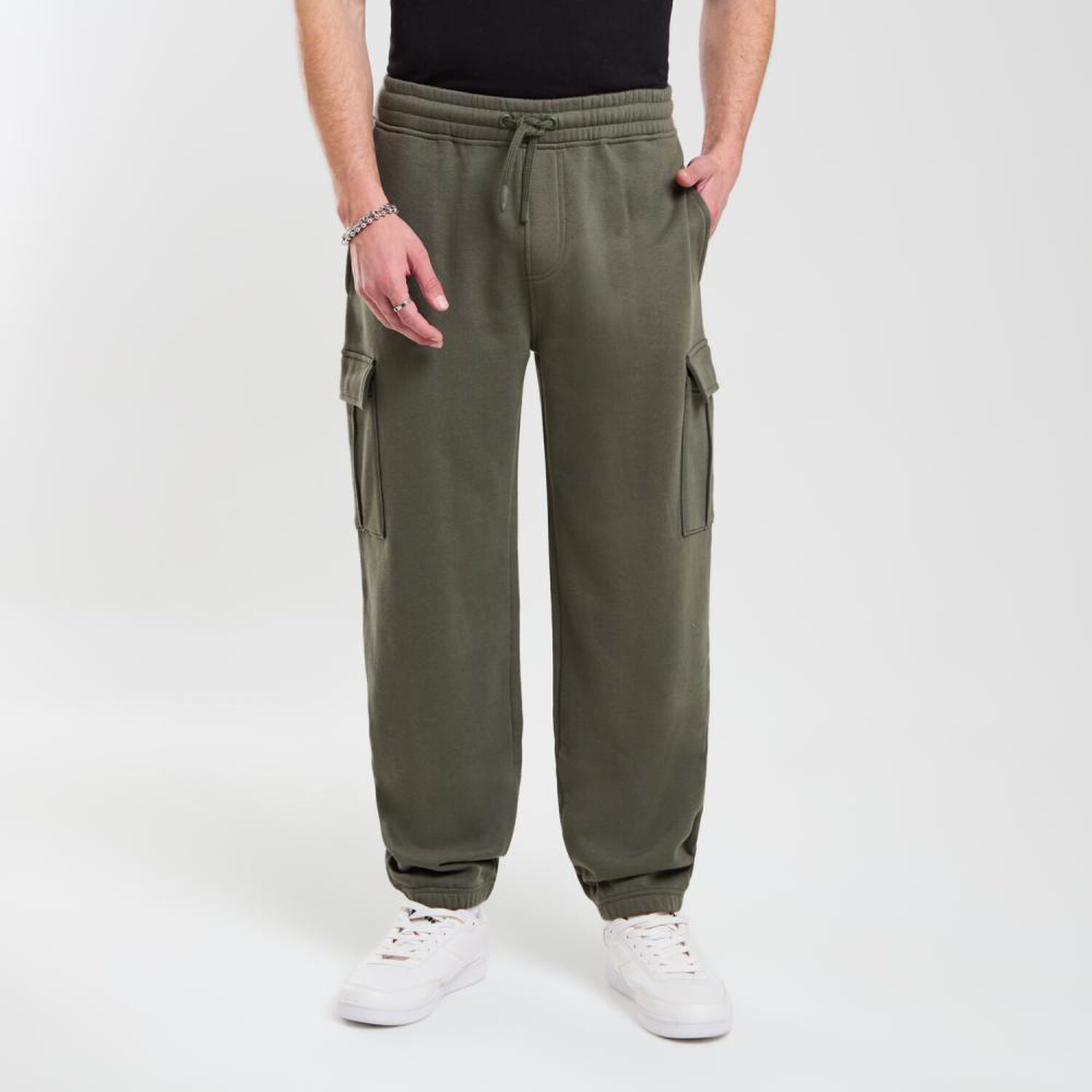 Pantal&oacute;n Cargo Tiro Medio Slim Hombre Skuad image number 0.0