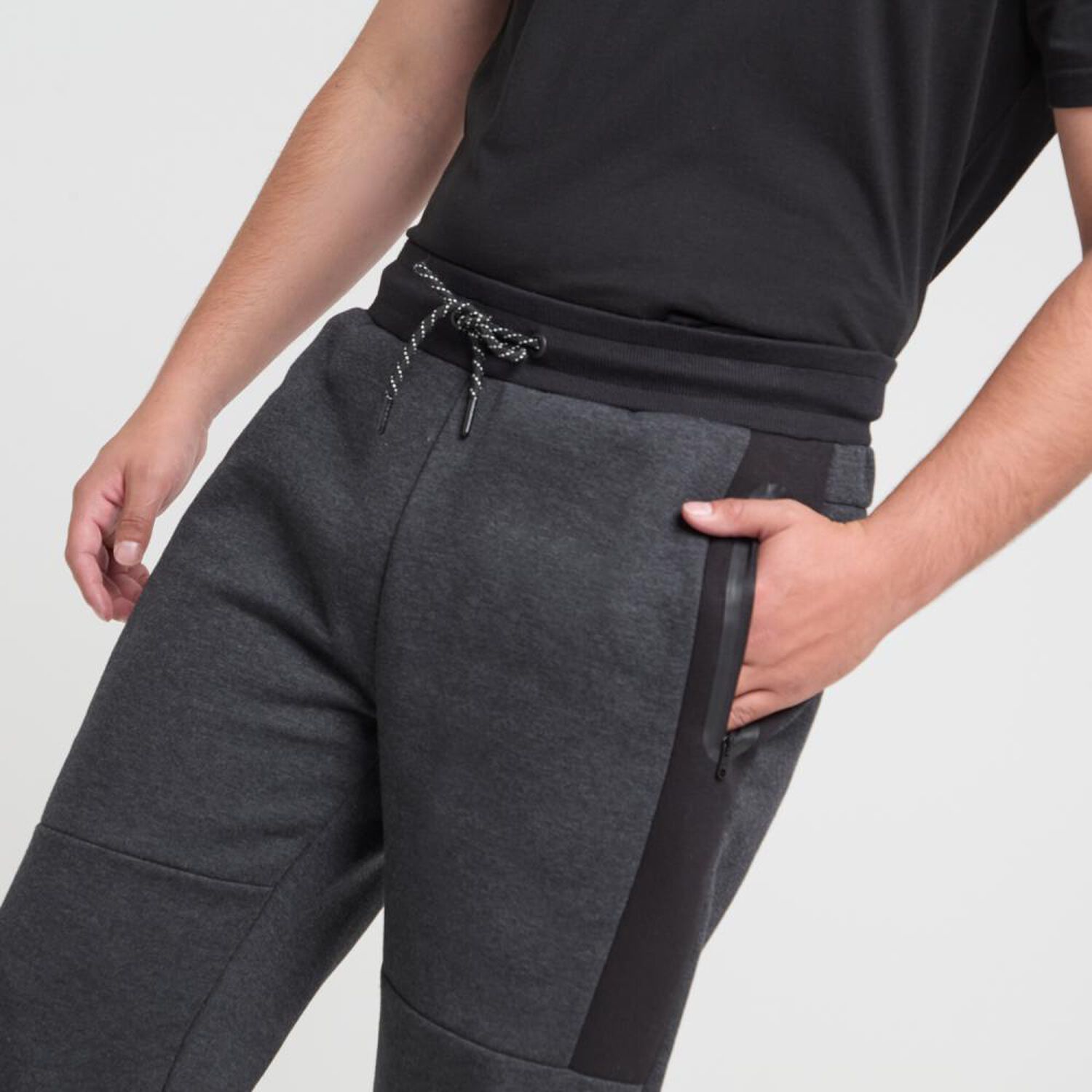 Pantal&oacute;n Estampado Tiro Medio Slim Hombre Skuad image number 4.0