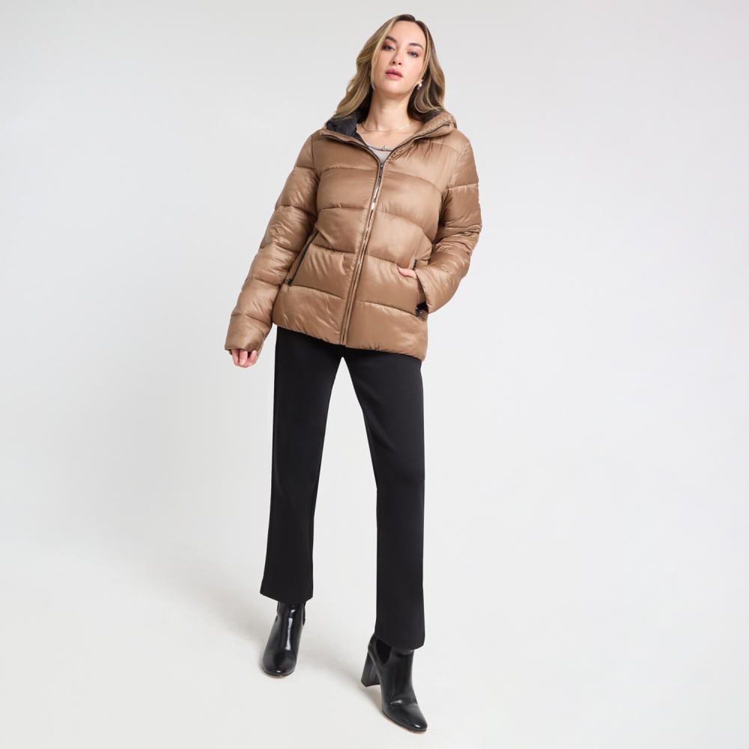 Parka Lisa Regular Cuello Alto Con Capucha Mujer Lesage image number 1.0