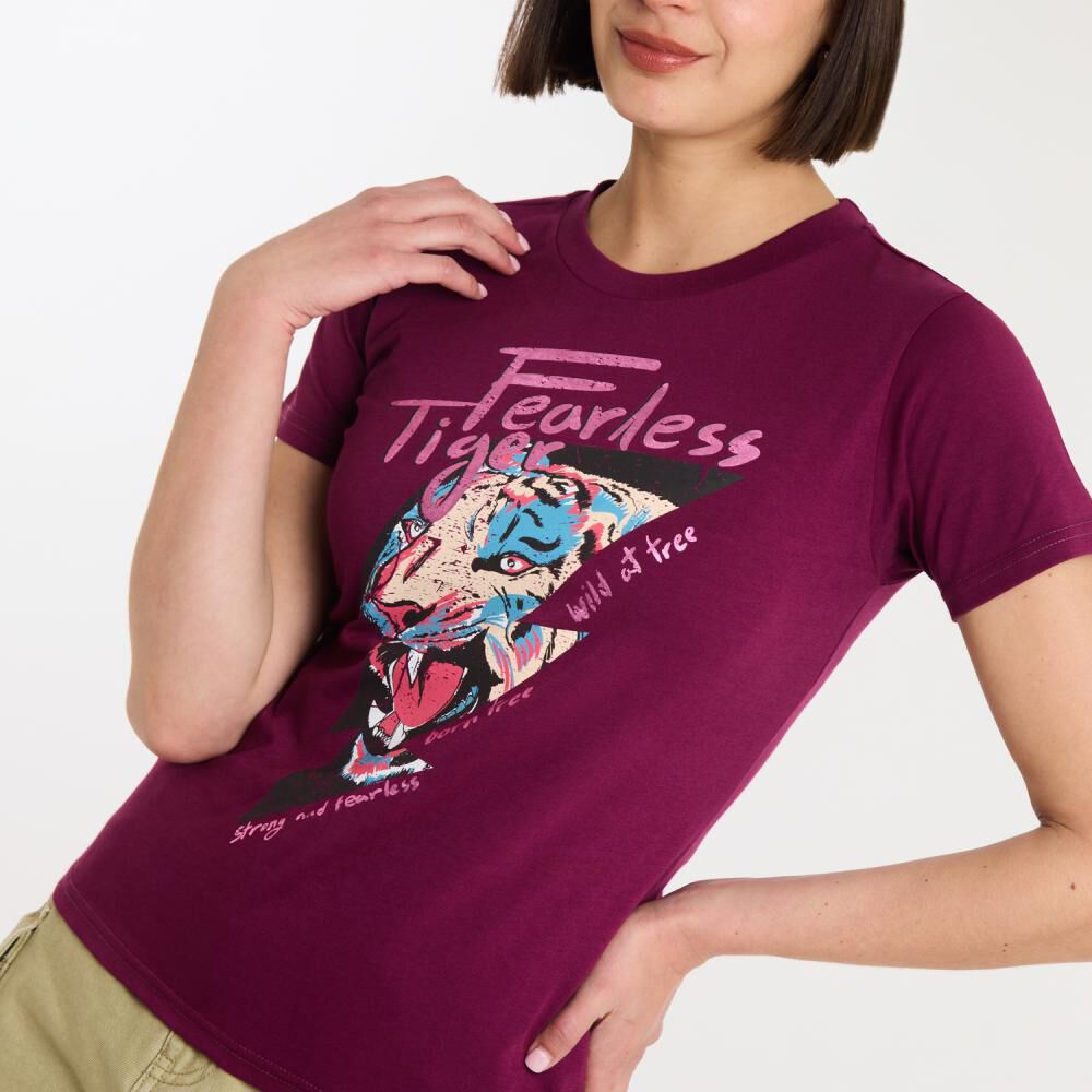 Polera Print Folia Tigre Manga Corta Cuello Redondo Mujer Rolly Go image number 4.0