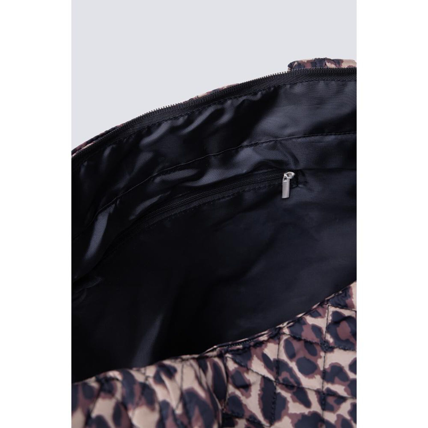 Bolso Tote Quilted Cosmic Negro Everlast image number 2.0