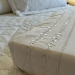 Juego De S&aacute;banas Bordadas Super King Blanco 4 Piezas