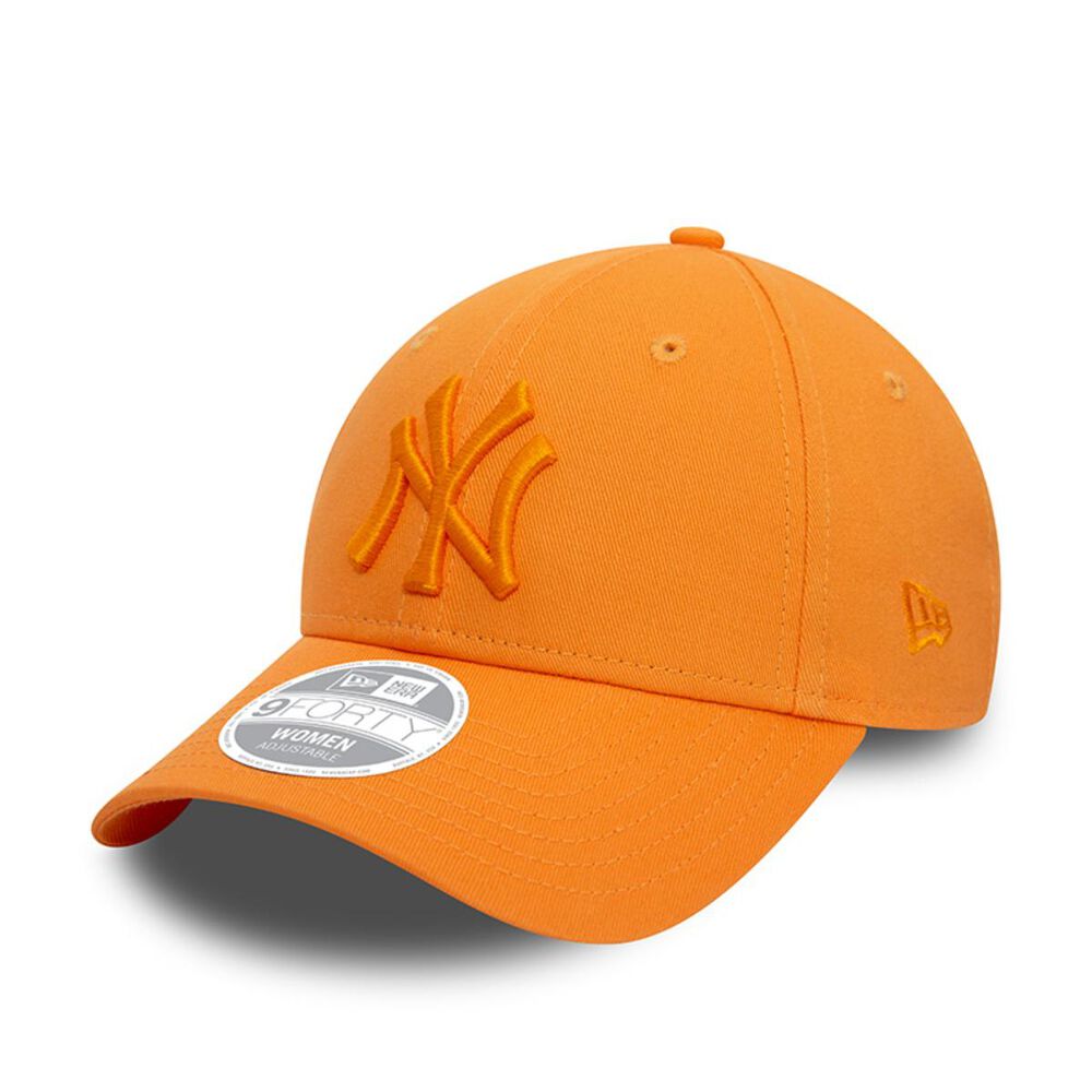 Gorra 9forty New York Yankees League Essential Naranja Woman image number 0.0