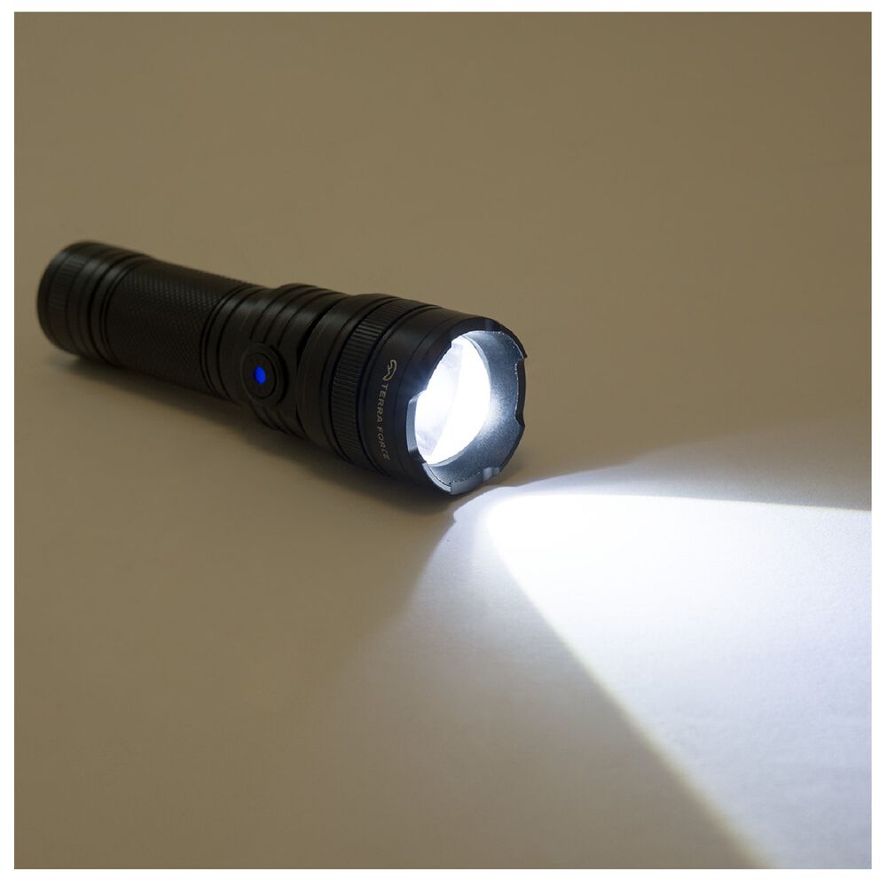 Linterna De Mano 400 Lumens Recargable image number 5.0