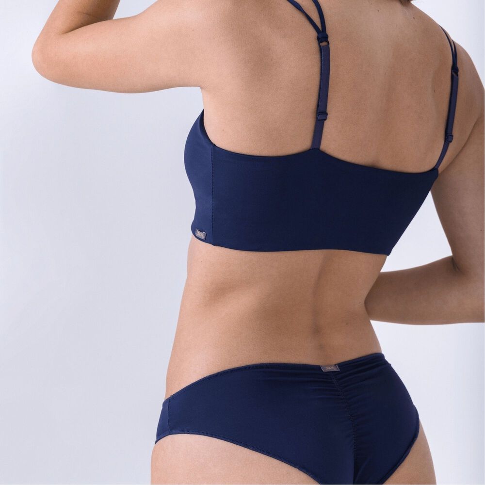 Top Con Copas Removibles Sin Aros Azul 2rios image number 2.0