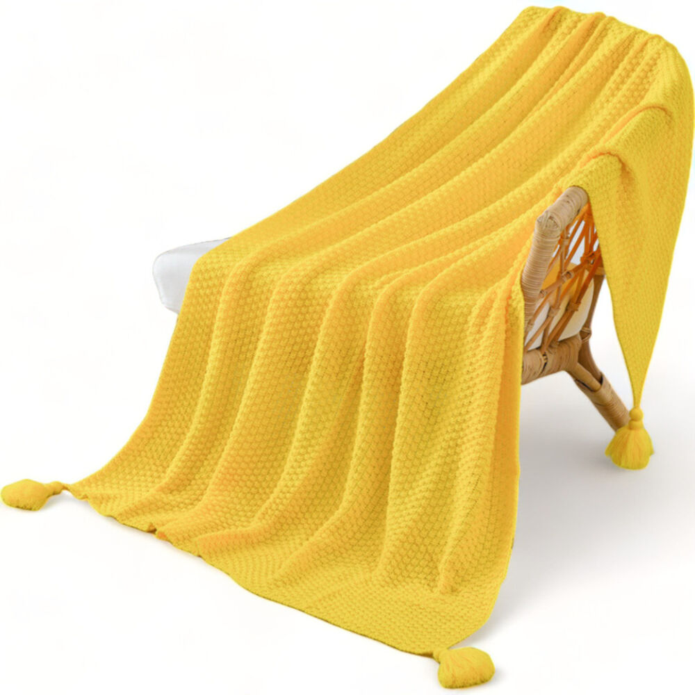 Manta Nordica Con Borlas Tejida Decorativa 130cm X 190cm Color Amarillo image number 0.0