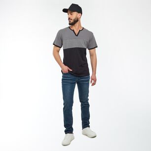 Polera Regular Manga Corta Cuello V Hombre Az Black
