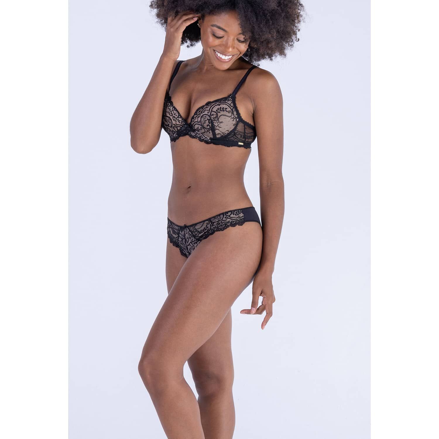 Bikini Con Encaje Negro Y Forro Nude 2rios image number 2.0