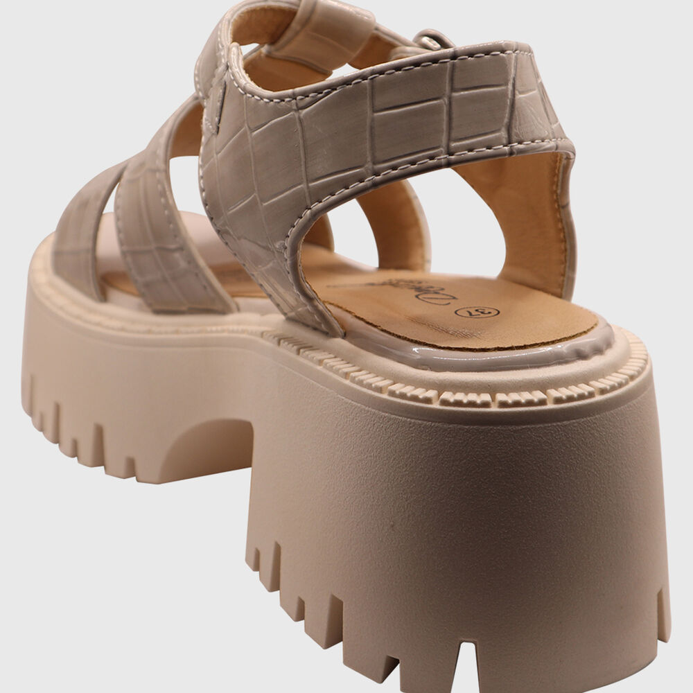 Sandalia Hebilla Charol Café image number 4.0