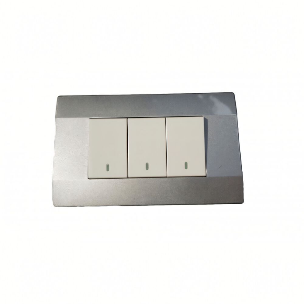 Interruptor Triple 9/32 Blanco / Plata 10a - Art Dna image number 0.0