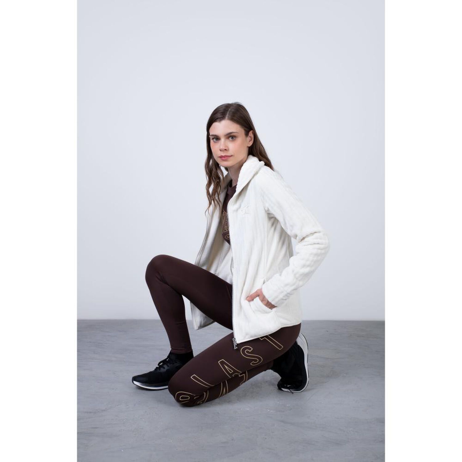 Chaqueta Deportiva Alma Everlast image number 4.0