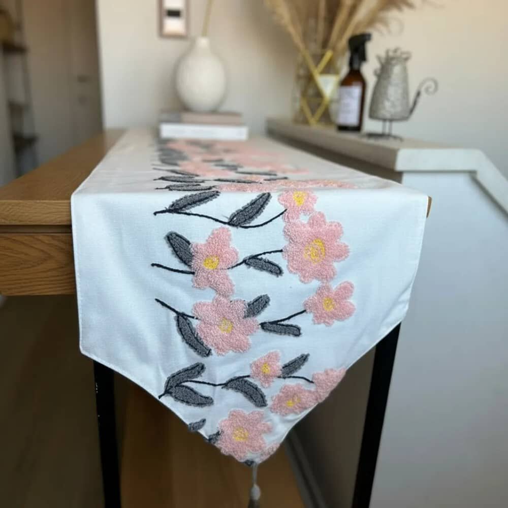 Caminos De Mesa Bordado - Flores image number 4.0