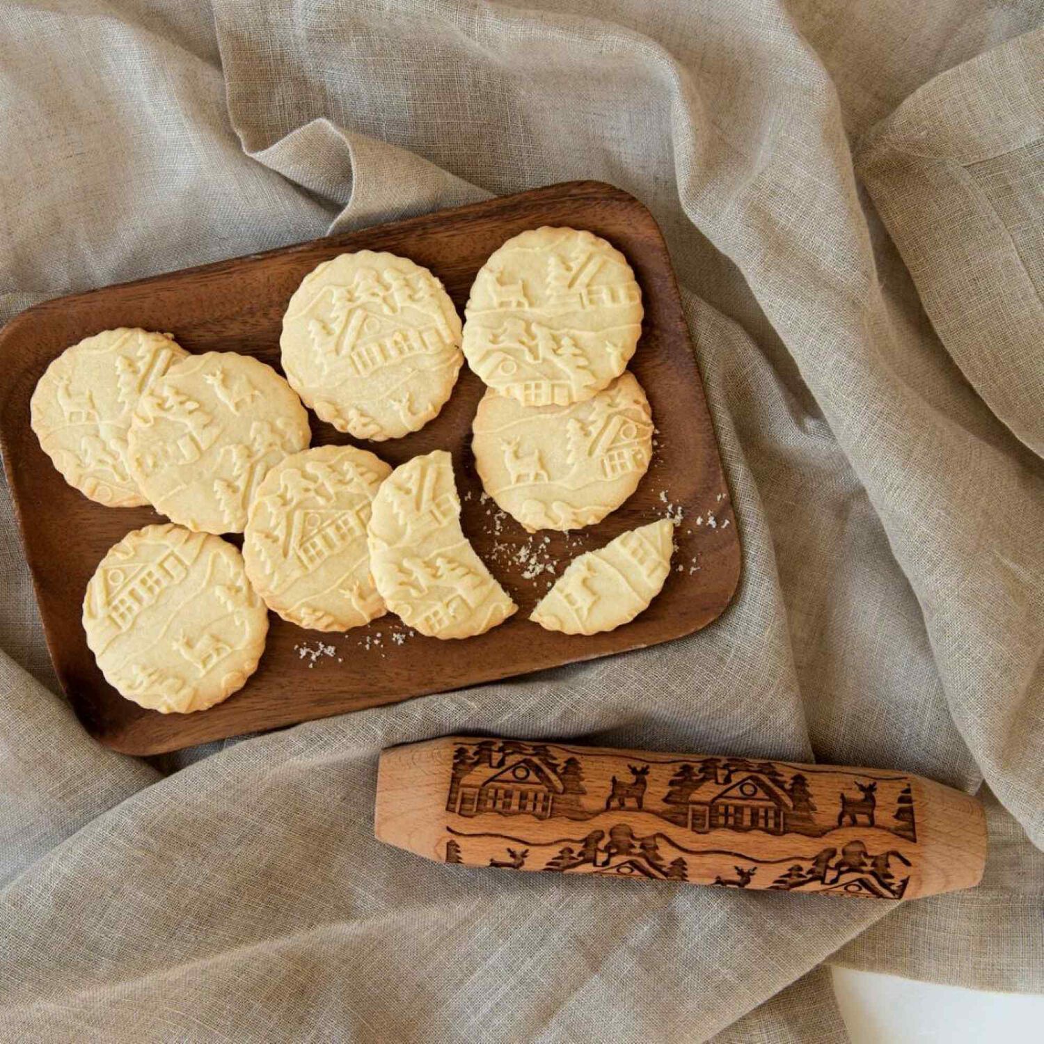 Woodland Cottage Embossed Rolling Pin Nordic Ware image number 1.0