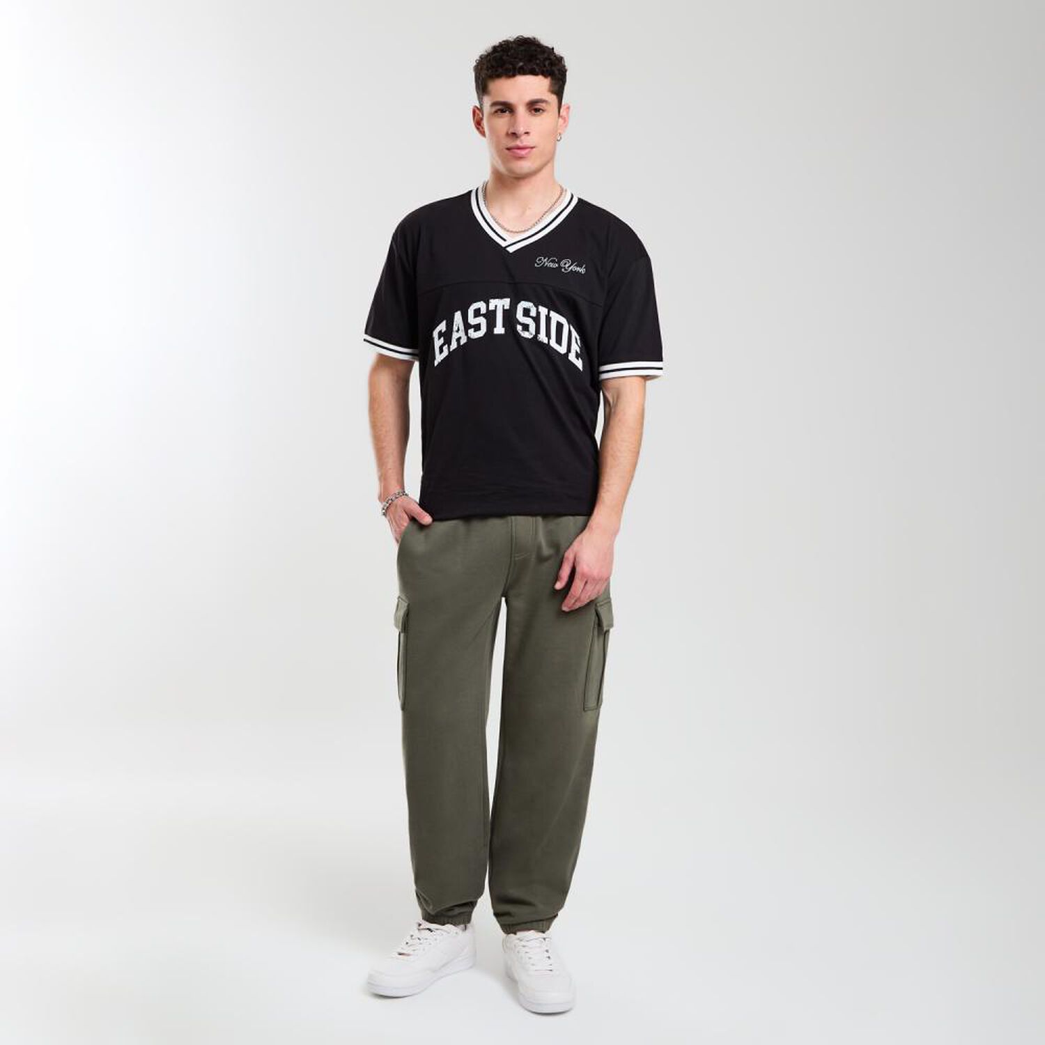 Pantal&oacute;n Cargo Tiro Medio Slim Hombre Skuad image number 1.0