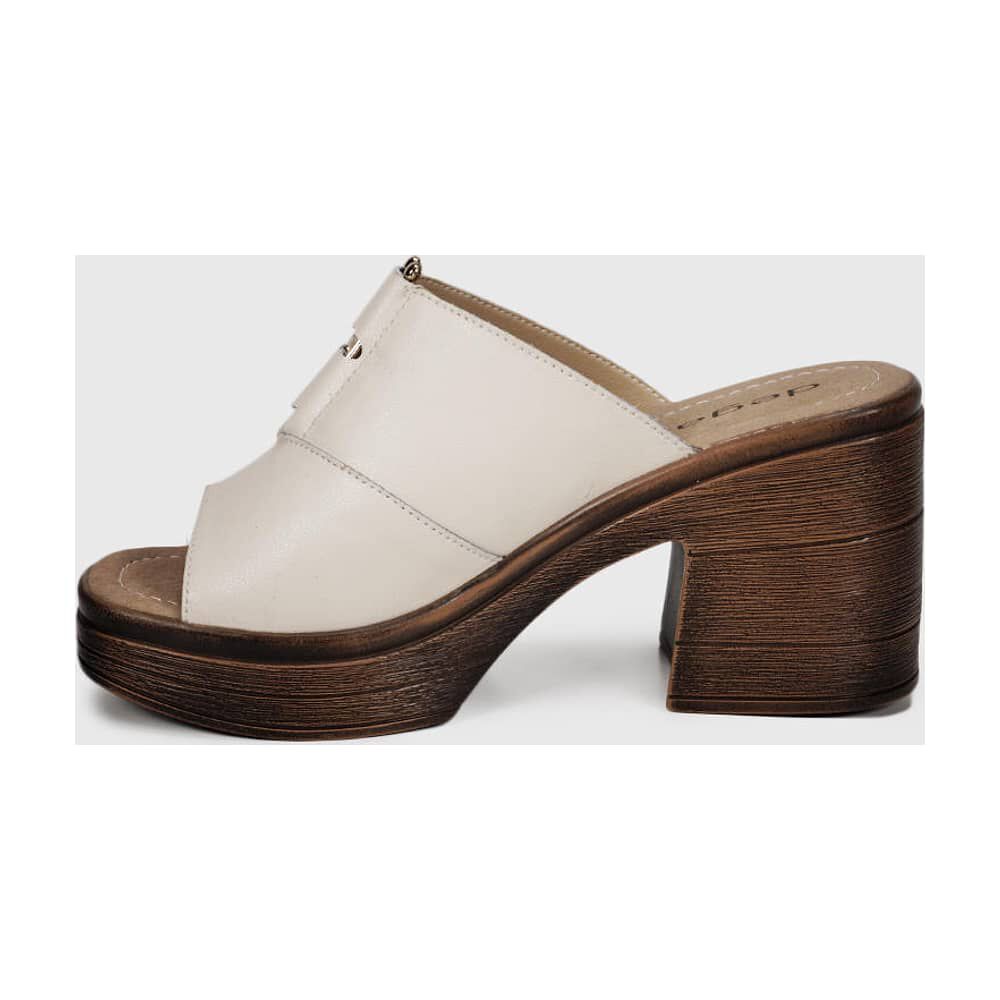 Sandalia Cuero Wilany Beige image number 4.0