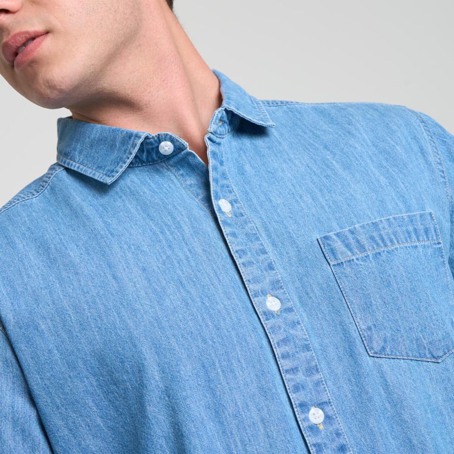 Camisa Lisa Denim Slim Manga Larga Hombre Skuad image number 4.0