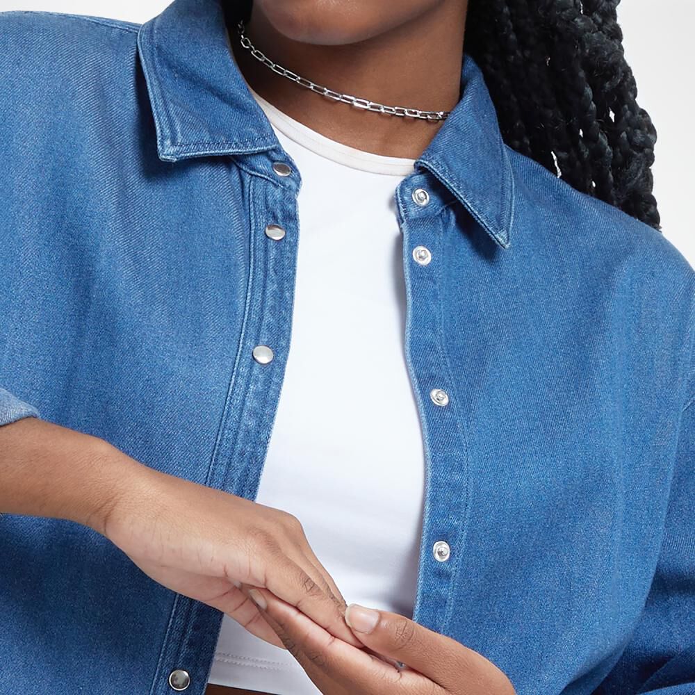 Blusa Denim Regular Cuello Camisero Mujer Rolly Go image number 4.0
