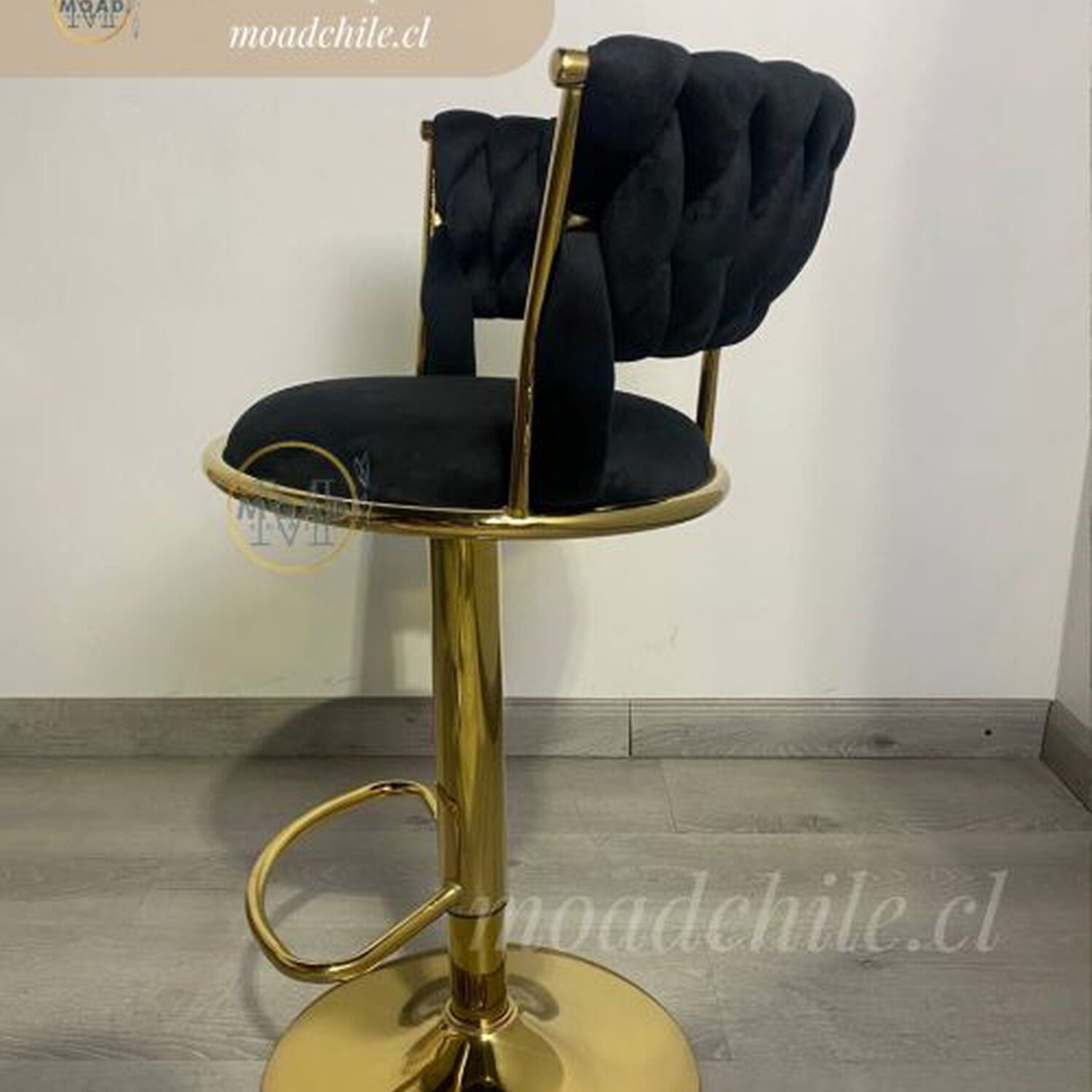 Taburete Queen Bar De Terciopelo Y Patas Doradas Con Altura Regulable image number 3.0