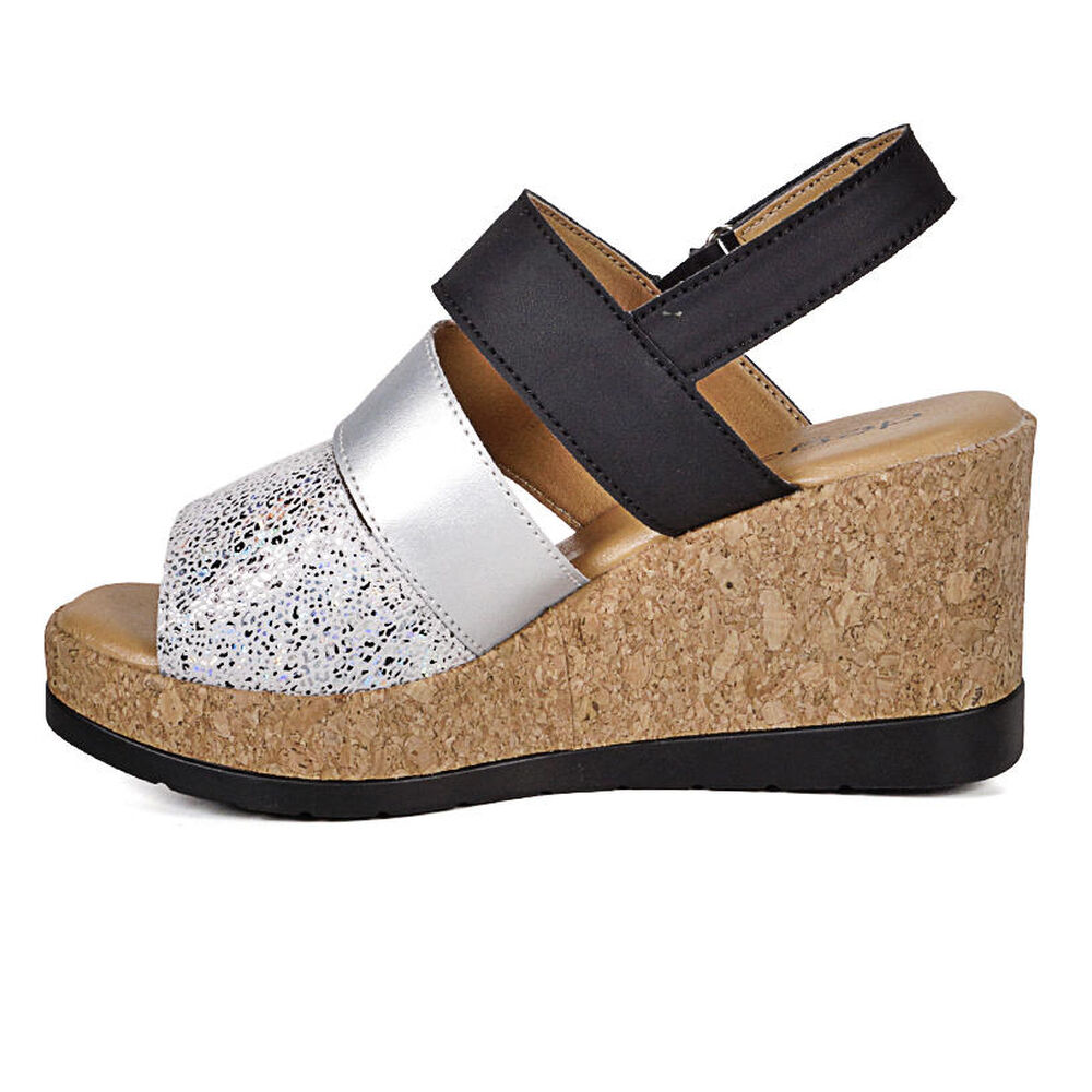 Sandalia Cuero Dava Negro image number 4.0