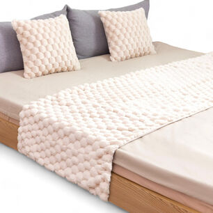 Piecera Peludita Pompones 2 Plazas O King Medida 70cm X 190cm Mas 2 Fundas 45cm X 45cm Color Crema