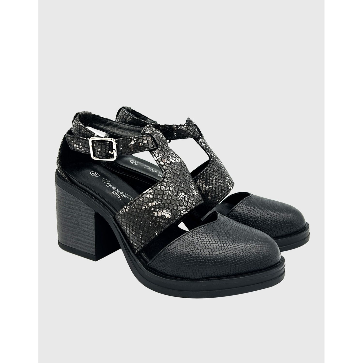 Sandalia Para Mujer Con Taco Y Hebilla Negro image number 2.0