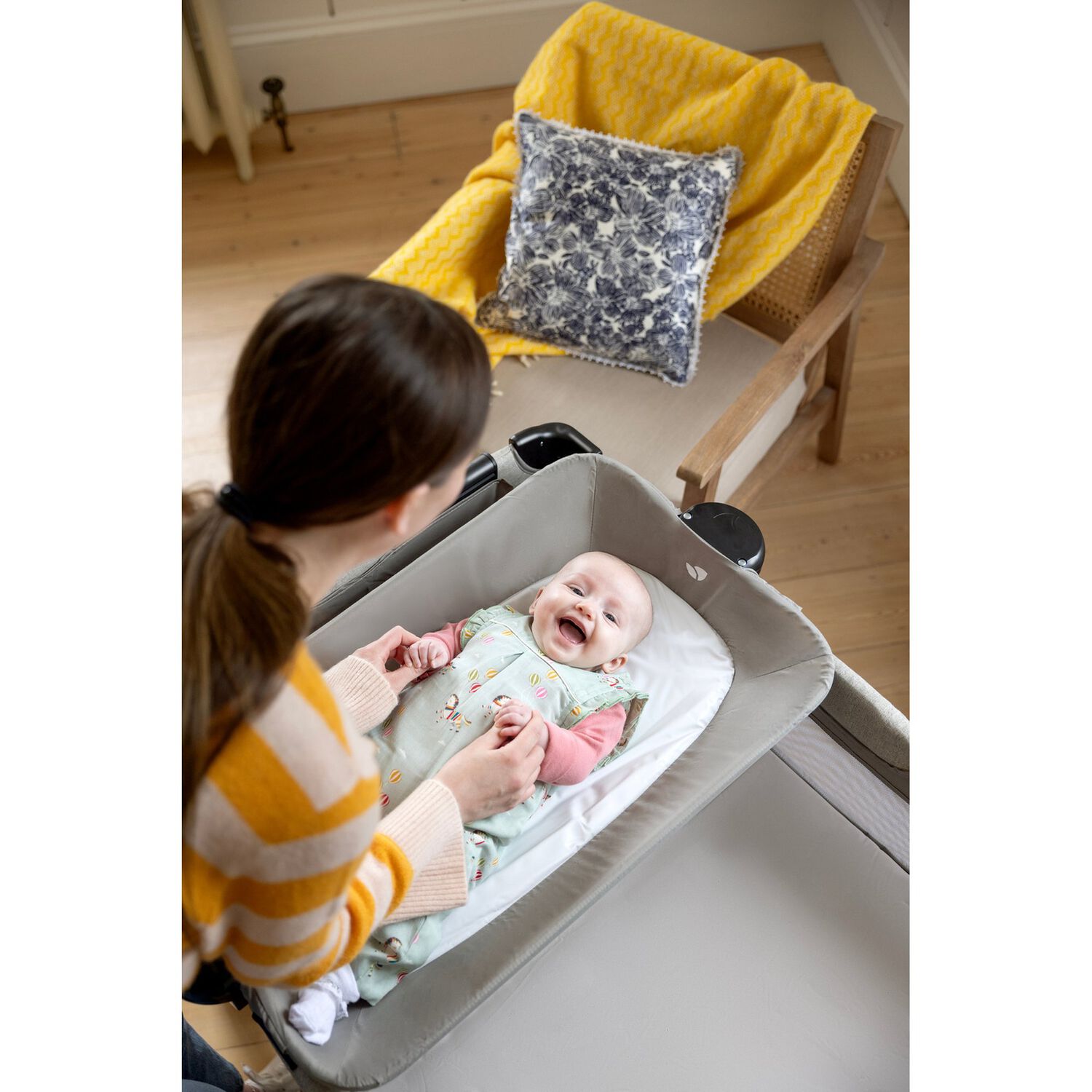 Cuna Playard Mudador Commuter Change Logan image number 5.0