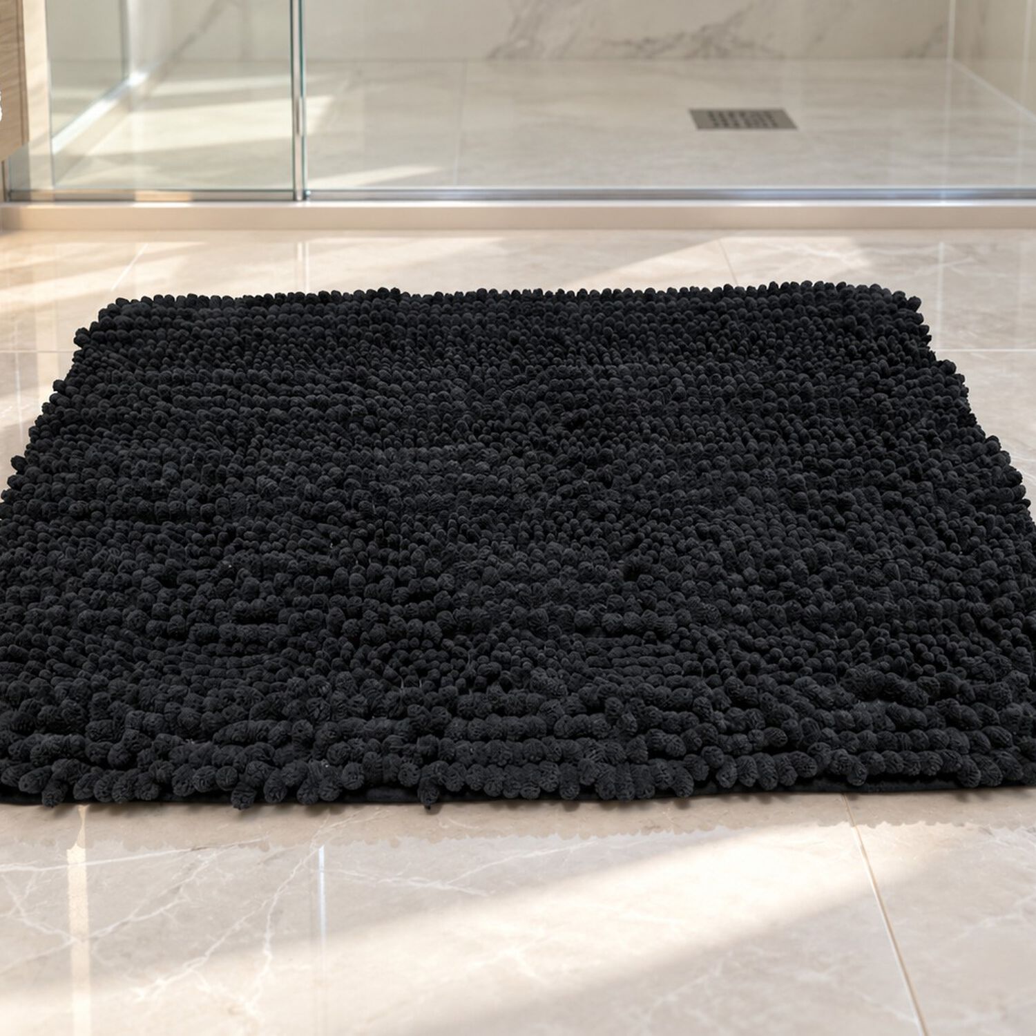 Alfombra De Ba&ntilde;o Negra De Chenille 45 70 Cm Absorbente Y Antideslizante image number 1.0