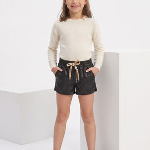 Short Ecocuero Ni&ntilde;a Simil Cuero Con Cordon Ajustable
