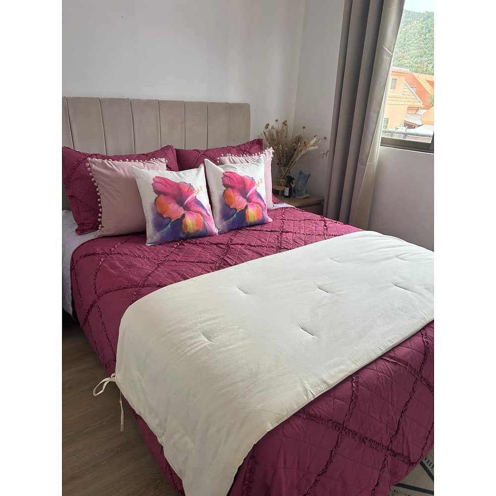 Cubrecama 2 Plazas Microfibra Con Vuelos Fucsia image number 3.0