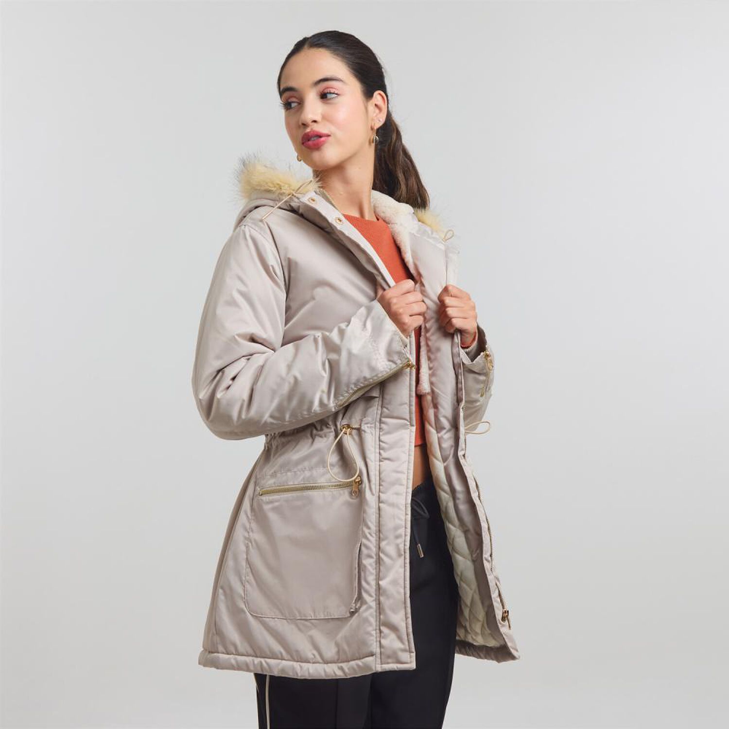 Chaqueta Regular Cuello Alto Con Capucha Con Piel Mujer Freedom image number 2.0