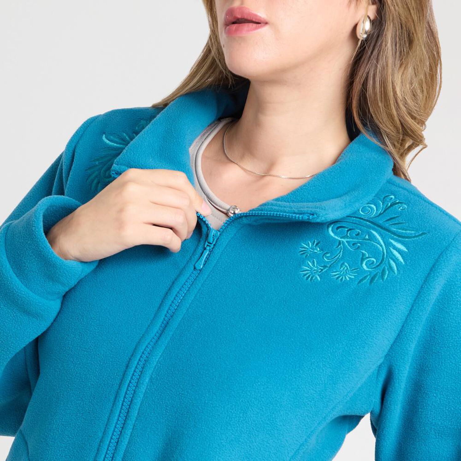 Poler&oacute;n Polar Bordado De Flores Cuello Alto Mujer Lesage image number 4.0