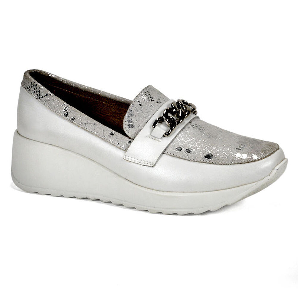 Mocasín Cuero Venisia Gris image number 0.0
