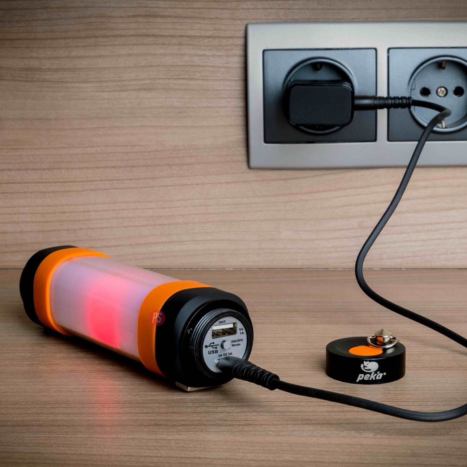 L&aacute;mpara Led Recargable Ip68 200 L&uacute;menes Con Powerbank - Ps image number 6.0