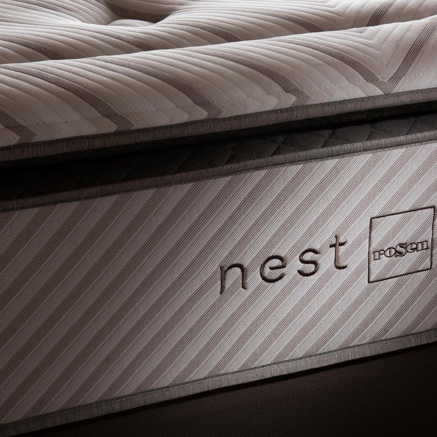 Cama Europea Rosen Nest / King / Base Dividida + Set De Maderas Brera image number 4.0