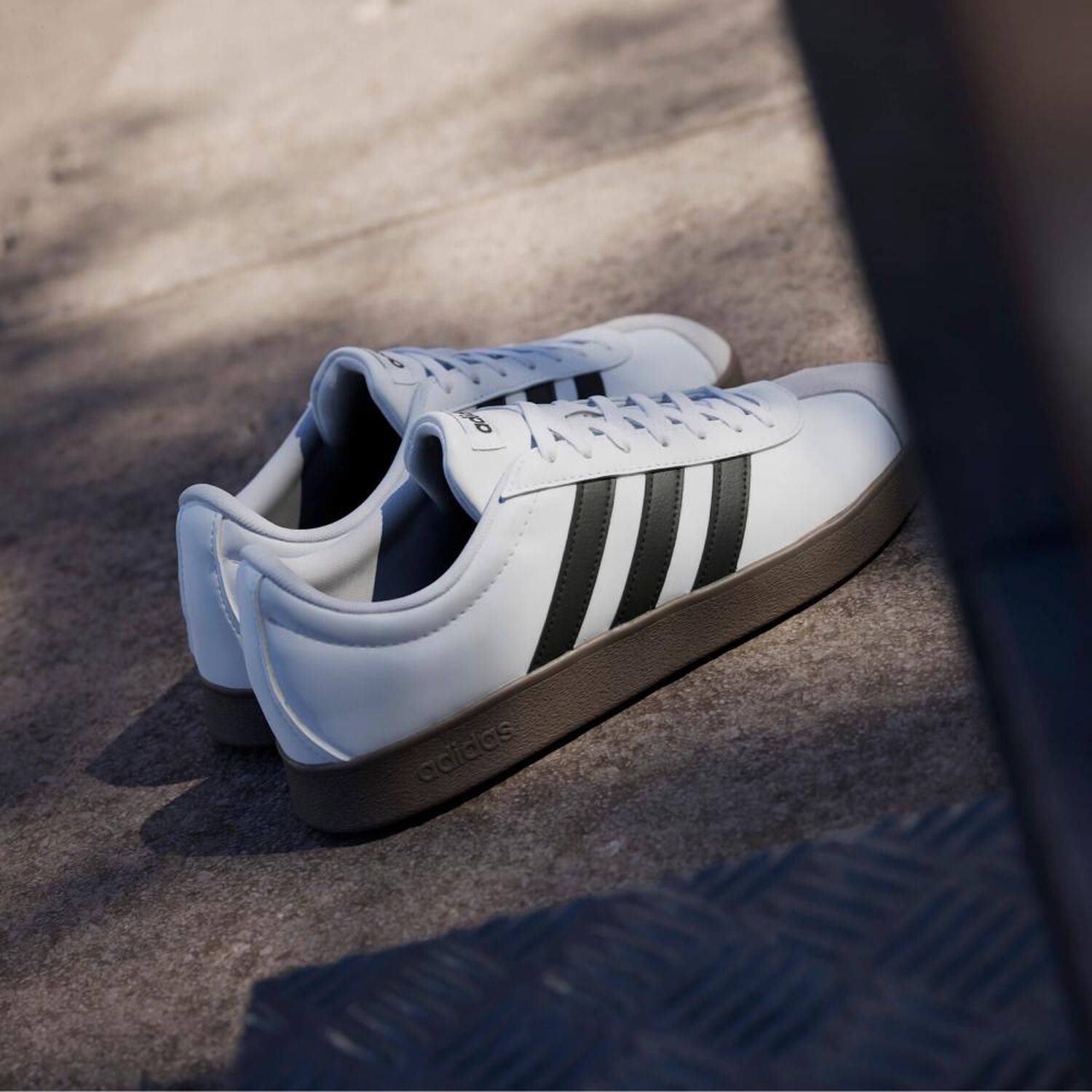 Zapatilla Urbana Hombre Adidas Vl Court Base Blanco image number 5.0